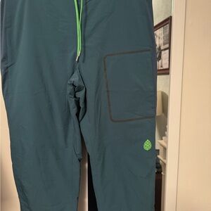New without tags Stio Fernos Insulated Knicker Green Women's Pants